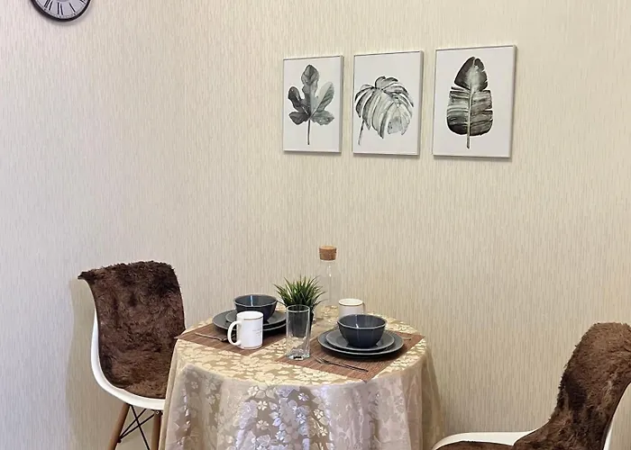 Apartahotel Aesthetic 1br Across Uptown Mall Bgc